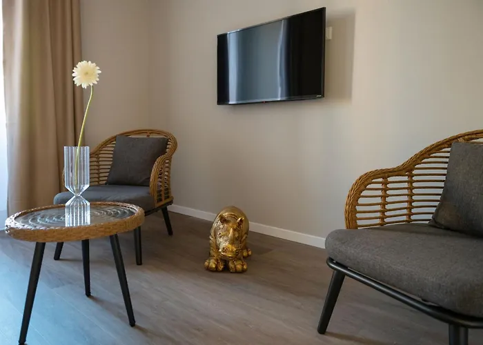 Borghese Design * רומא